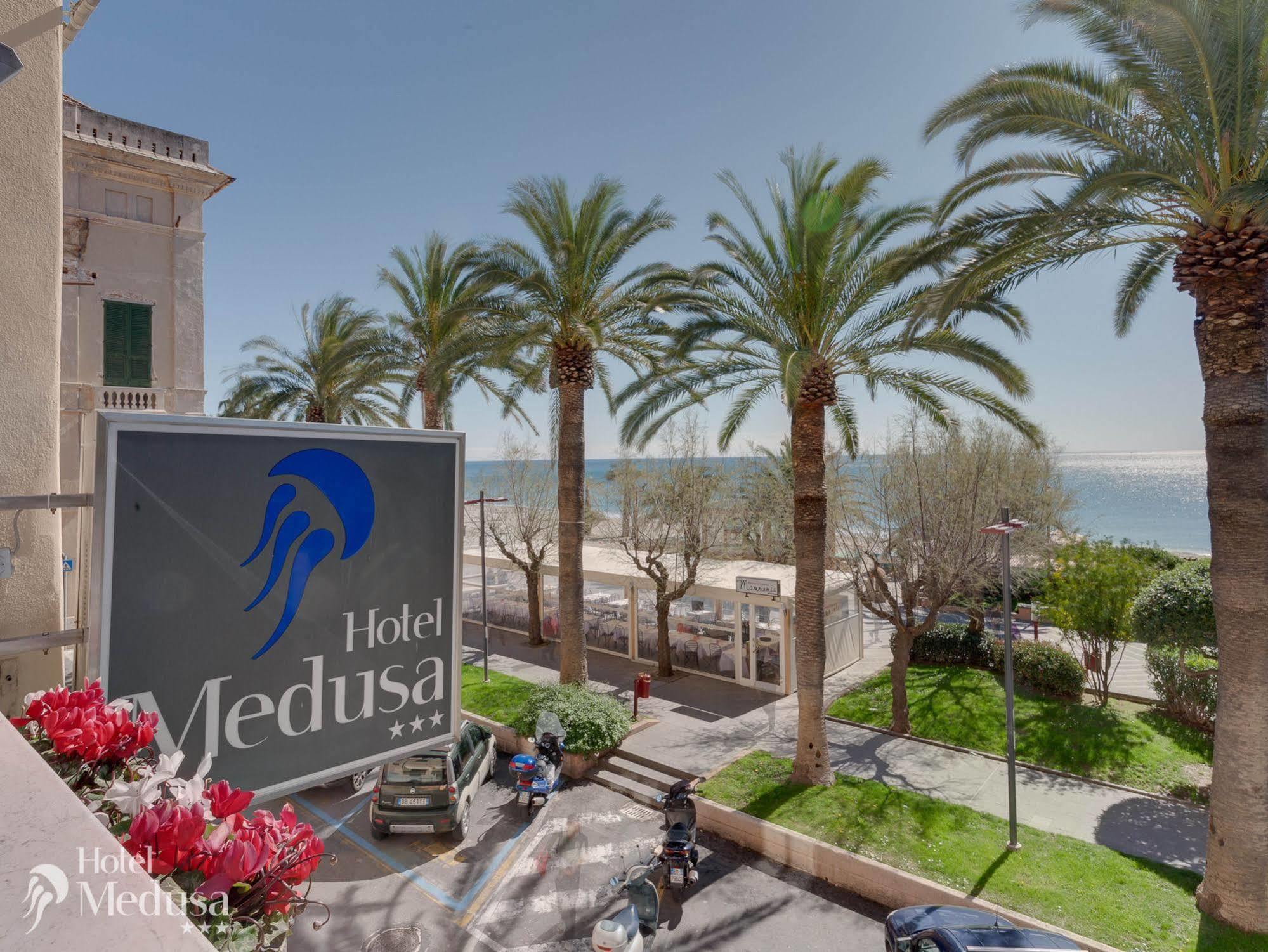 Hotel Medusa فينالي ليغوري المظهر الخارجي الصورة
